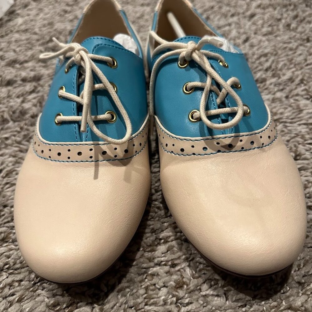 BAIT Emmie Matte Aqua saddle shoes size 9- brand new